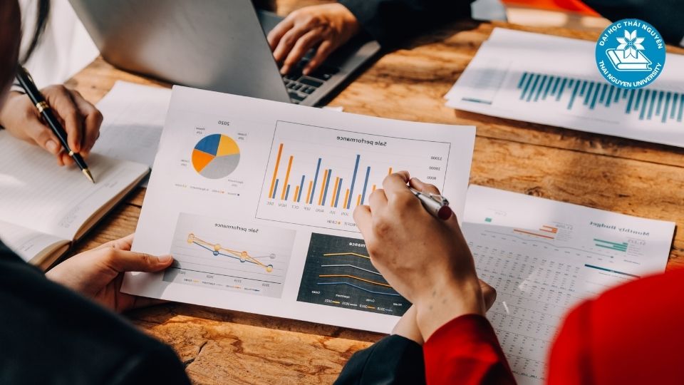 Học quản trị kinh doanh có khó không?