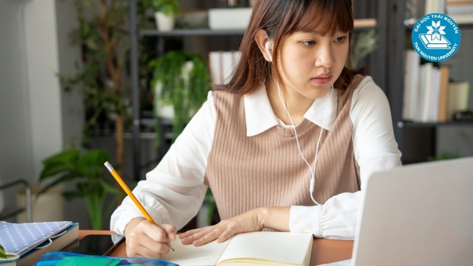 Cách kiểm tra tính hợp pháp của mẫu bằng tốt nghiệp đại học từ xa