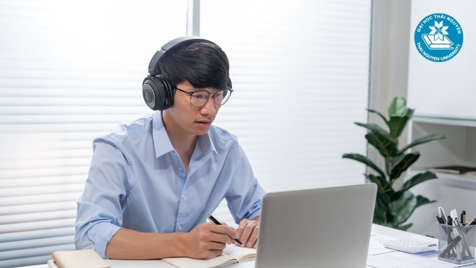 Mẫu bằng tốt nghiệp đại học từ xa là gì?