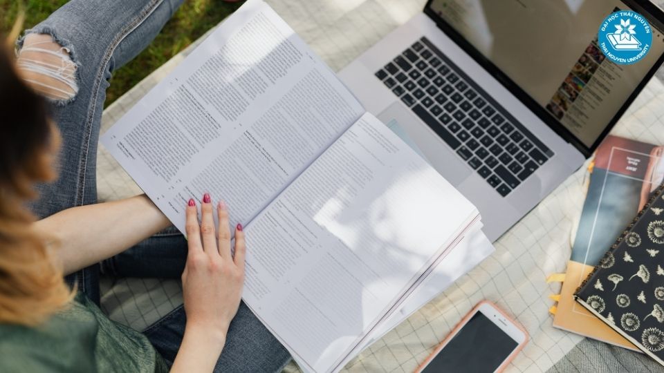Giá trị thực tế của bằng đại học online trong thị trường lao động