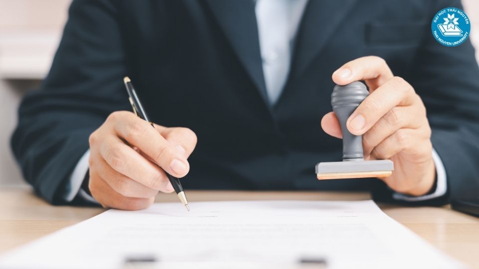 Mức lương ngành luật theo kinh nghiệm và năng lực