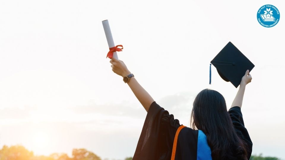 Điều kiện để học liên thông từ cao đẳng lên đại học năm 2026?