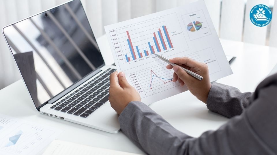 Bí quyết học tốt ngành quản trị kinh doanh cho học sinh chuyên xã hội