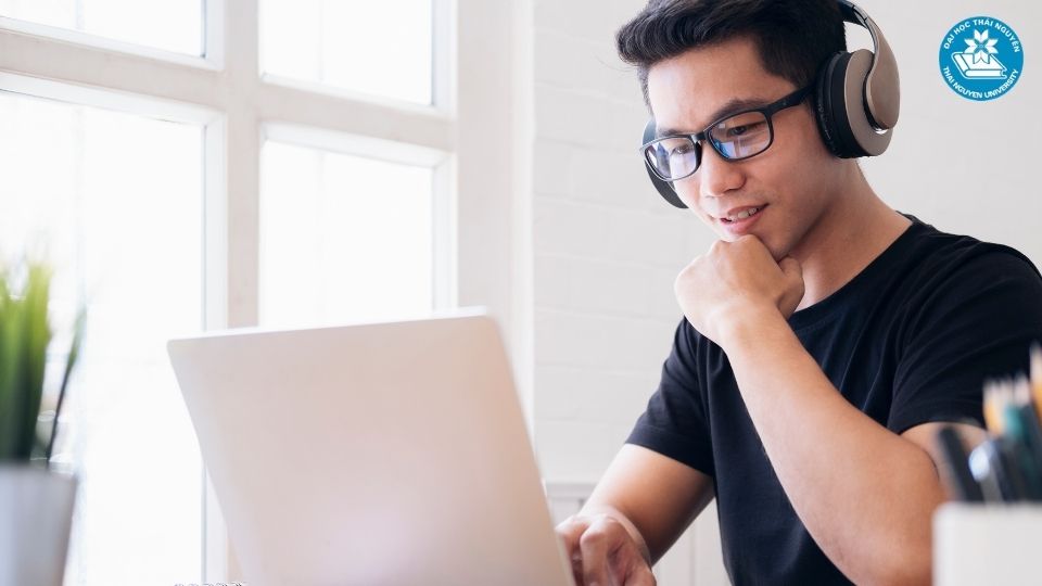 So sánh bằng liên thông và bằng chính quy hiện nay về quá trình học