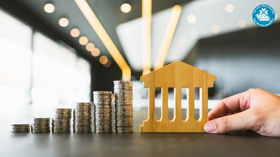 Các yếu tố ảnh hưởng đến chi phí học ngành tài chính ngân hàng