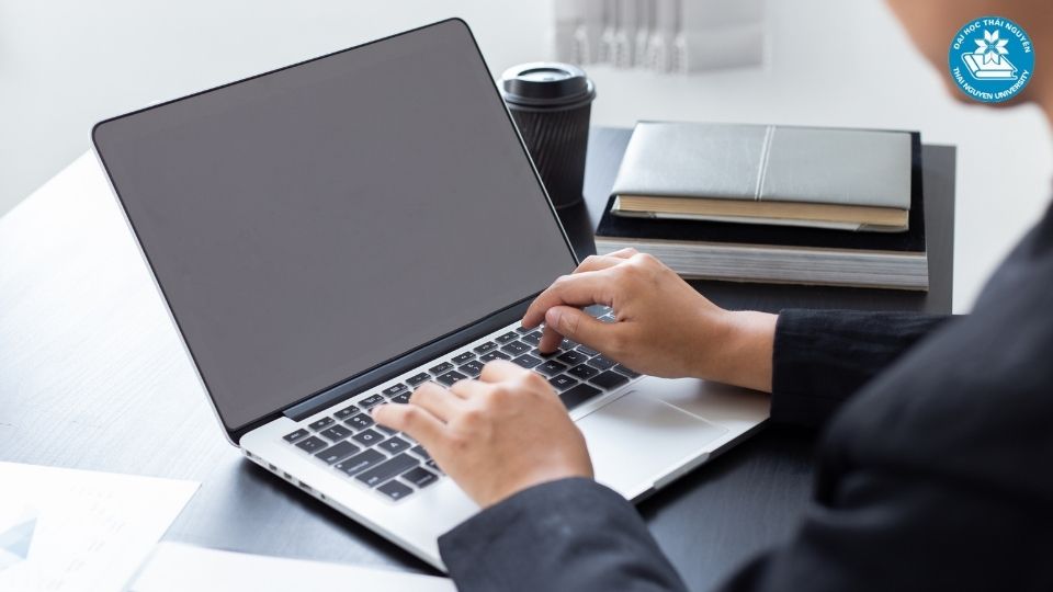 Nên học quản trị kinh doanh hay marketing