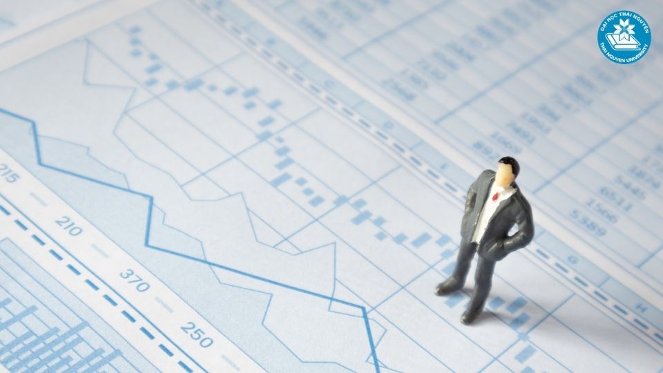 Phương án tối ưu chi phí khi theo học luật kinh tế