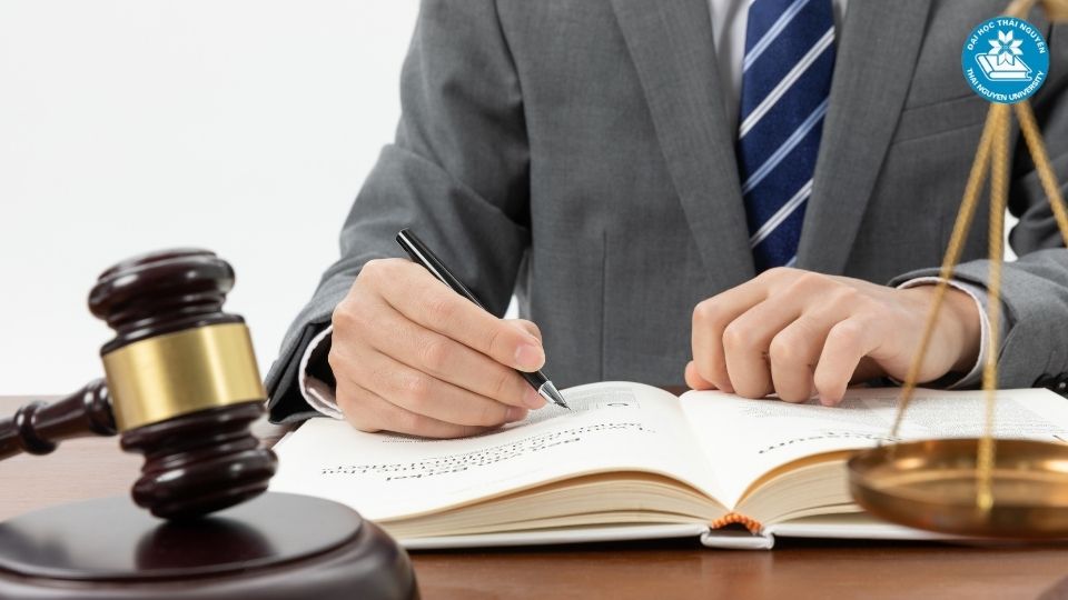 Học phí ngành luật kinh tế tại các trường đại học hiện nay
